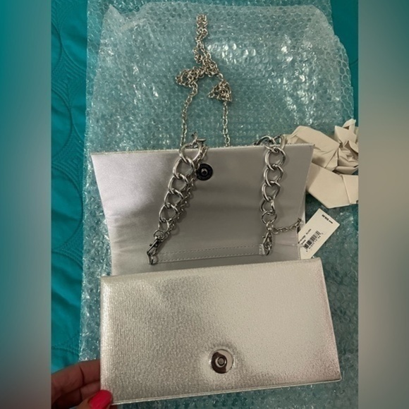 Jessica McClintock silver clutch with chunky chain and metal riveting. NWT - Picture 7 of 12